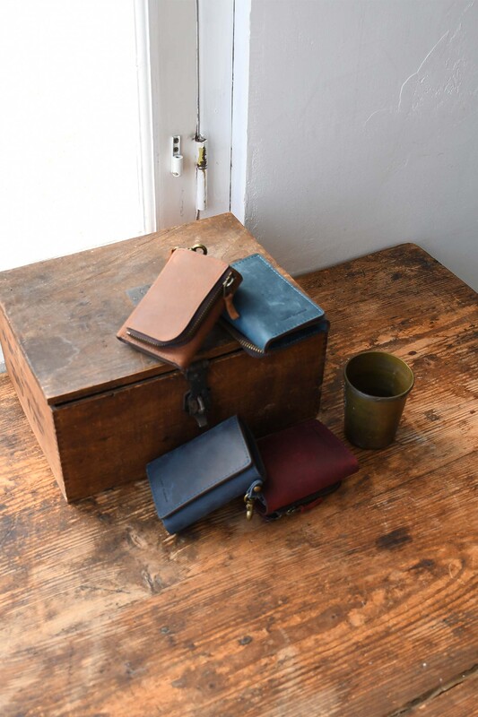 OIL WAX LEATHER SHORT WALLET