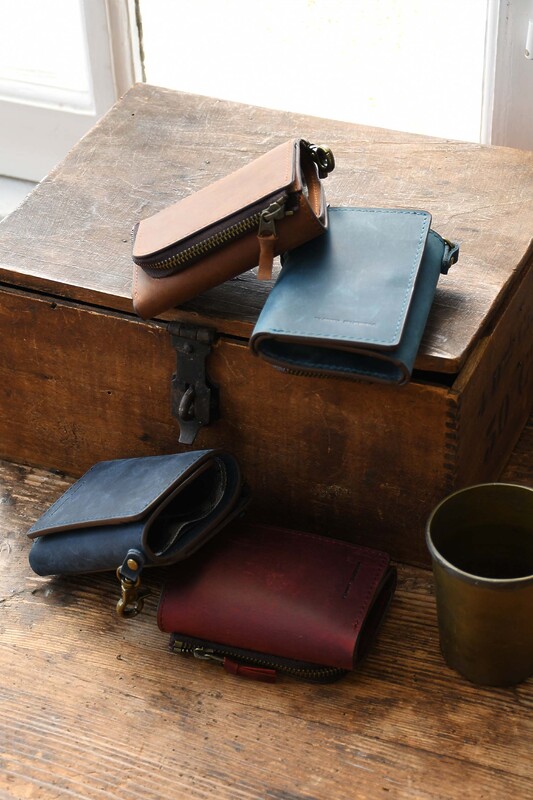 OIL WAX LEATHER SHORT WALLET
