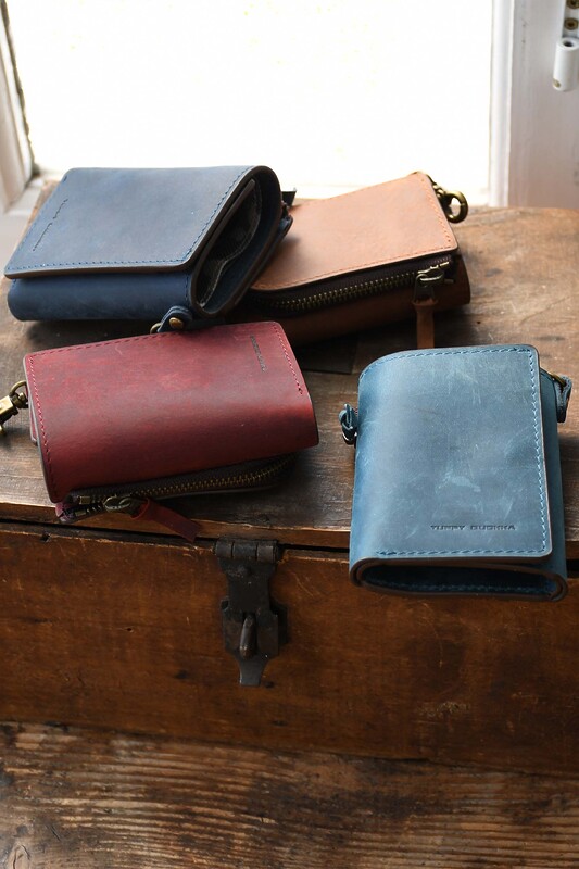 OIL WAX LEATHER SHORT WALLET