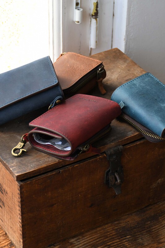 OIL WAX LEATHER SHORT WALLET