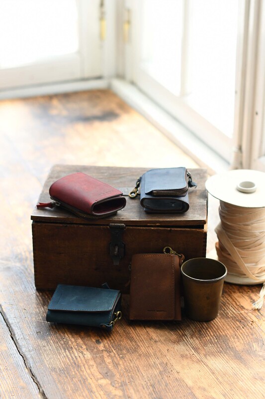 OIL WAX LEATHER SHORT WALLET